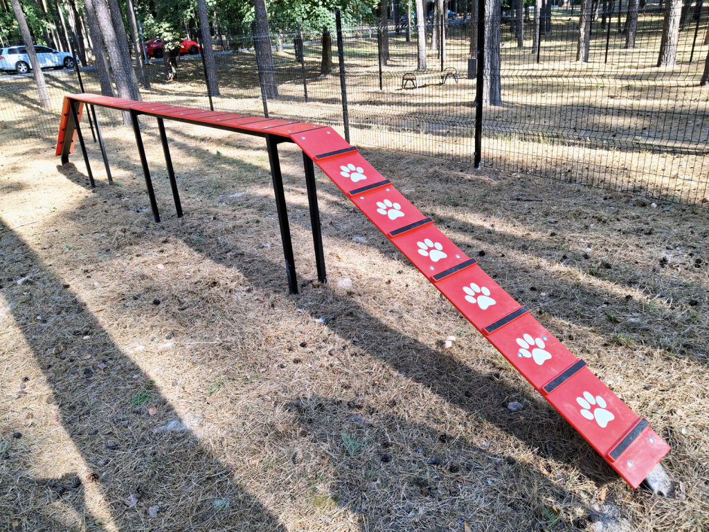 InterAtletika-suchasni-maydanchiki-dlya-vigulu-ta-dresiruvannya-sobak-09
