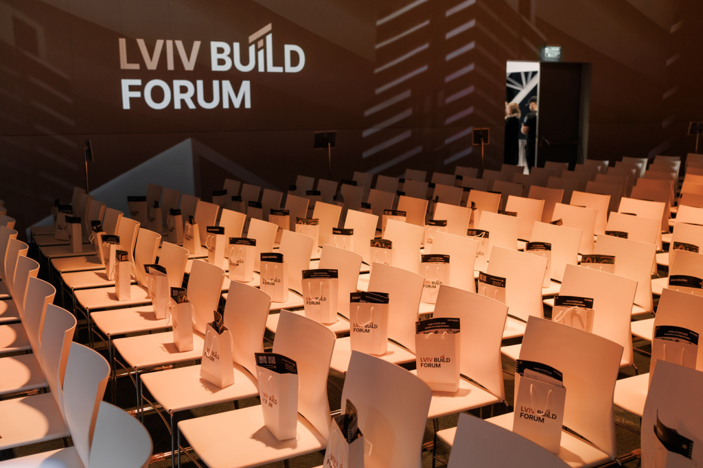 Interatletika-na-lviv-build-forum-innovatsii-dlya-suchasnikh-prostoriv-01