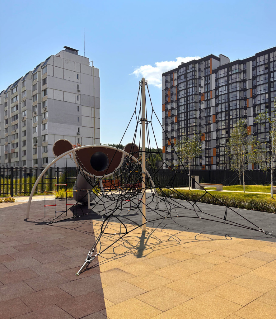 Interatletika-teritoriya-prigod-suchasniy-igroviy-prostir-07
