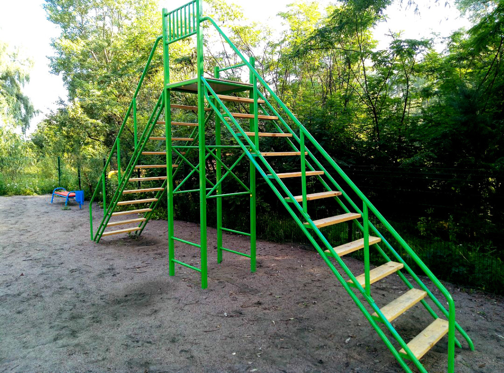 InterAtletika-suchasni-maydanchiki-dlya-vigulu-ta-dresiruvannya-sobak-01