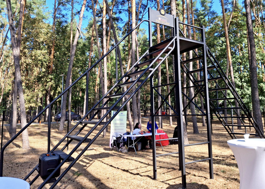 InterAtletika-suchasni-maydanchiki-dlya-vigulu-ta-dresiruvannya-sobak-08