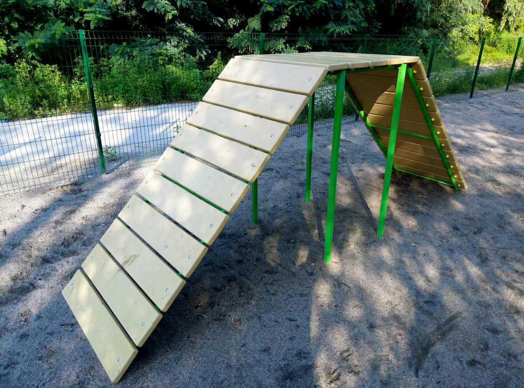 InterAtletika-suchasni-maydanchiki-dlya-vigulu-ta-dresiruvannya-sobak-04