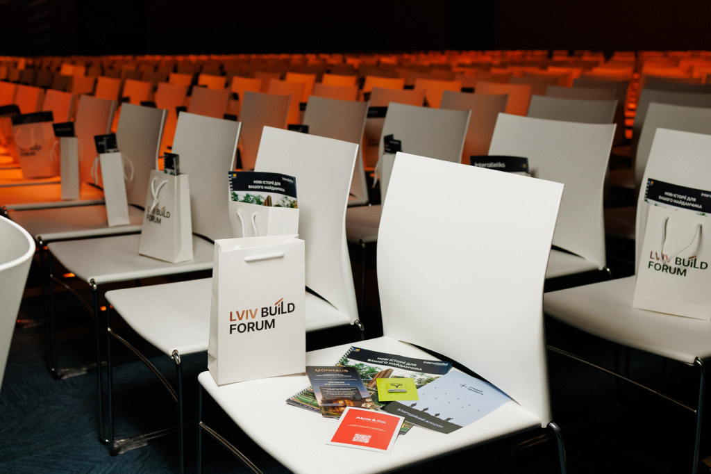 Interatletika-na-lviv-build-forum-innovatsii-dlya-suchasnikh-prostoriv-11